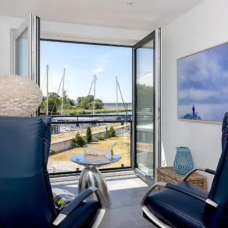 Am Yachthafen In Tatil Evi