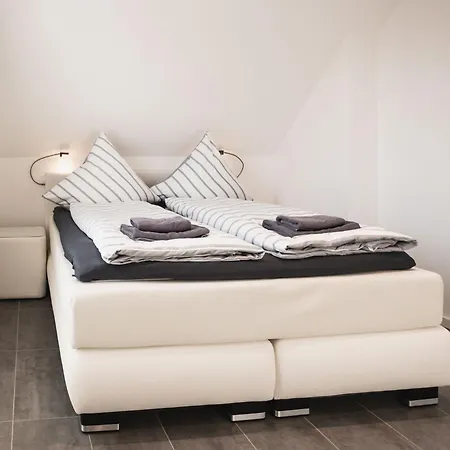 Am Yachthafen In * Peenemunde